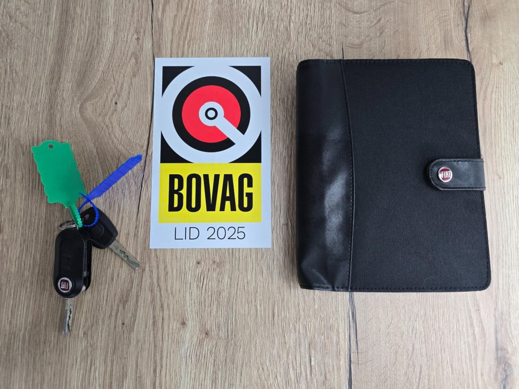 Fiat 500 1.2 lounge | pano | airco | lm velgen | 4-cilinder! | luxe uitvoer
