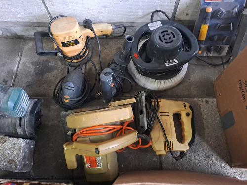 Te koop mooie partij rommelmarkt spullen in goede staat ook tuinspullen