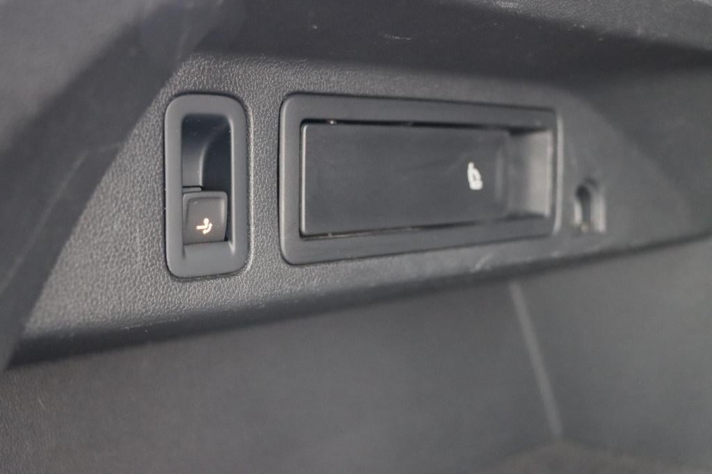 Volkswagen Tiguan 1.4 tsi comfortline business r | panoramadak | trekhaak |