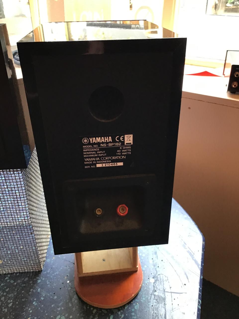 Yamaha NS BP182 luidsprekers