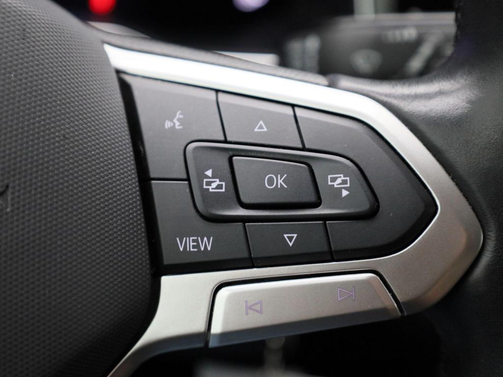 Volkswagen Polo 1.0 tsi r-line business | apple carplay | iq light | achter