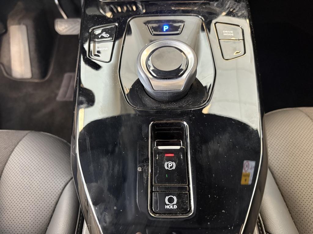 Toyota Urban Cruiser executive 61 kwh | panodak | jbl |