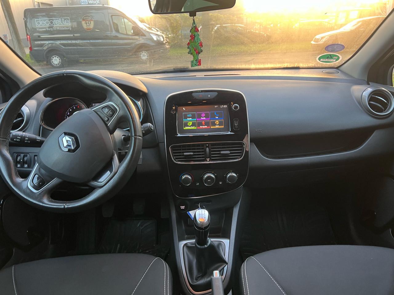 Renault Clio 1.2 Night & Day Limited edtion 148.567km