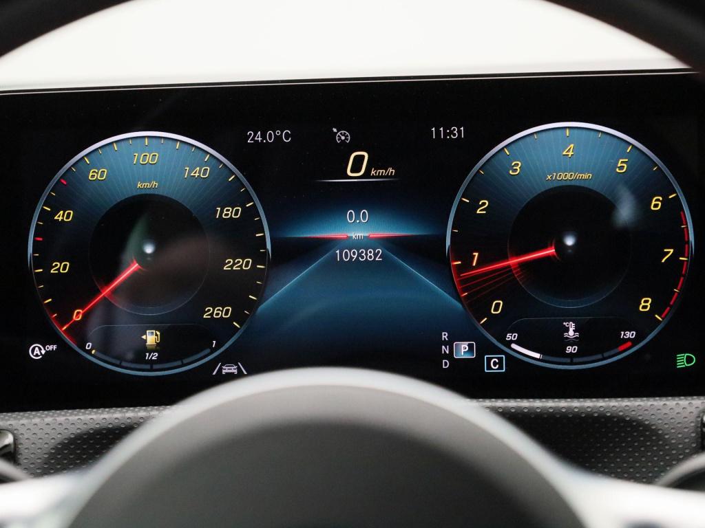 Mercedes-Benz A-Klasse 180 business solution amg | automaat | panorama dak 