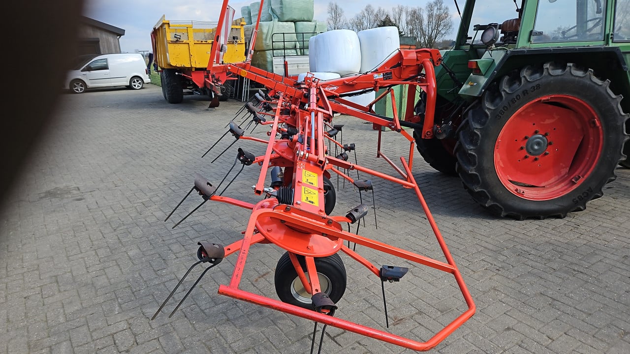 Kuhn gf 6502 hooischudder