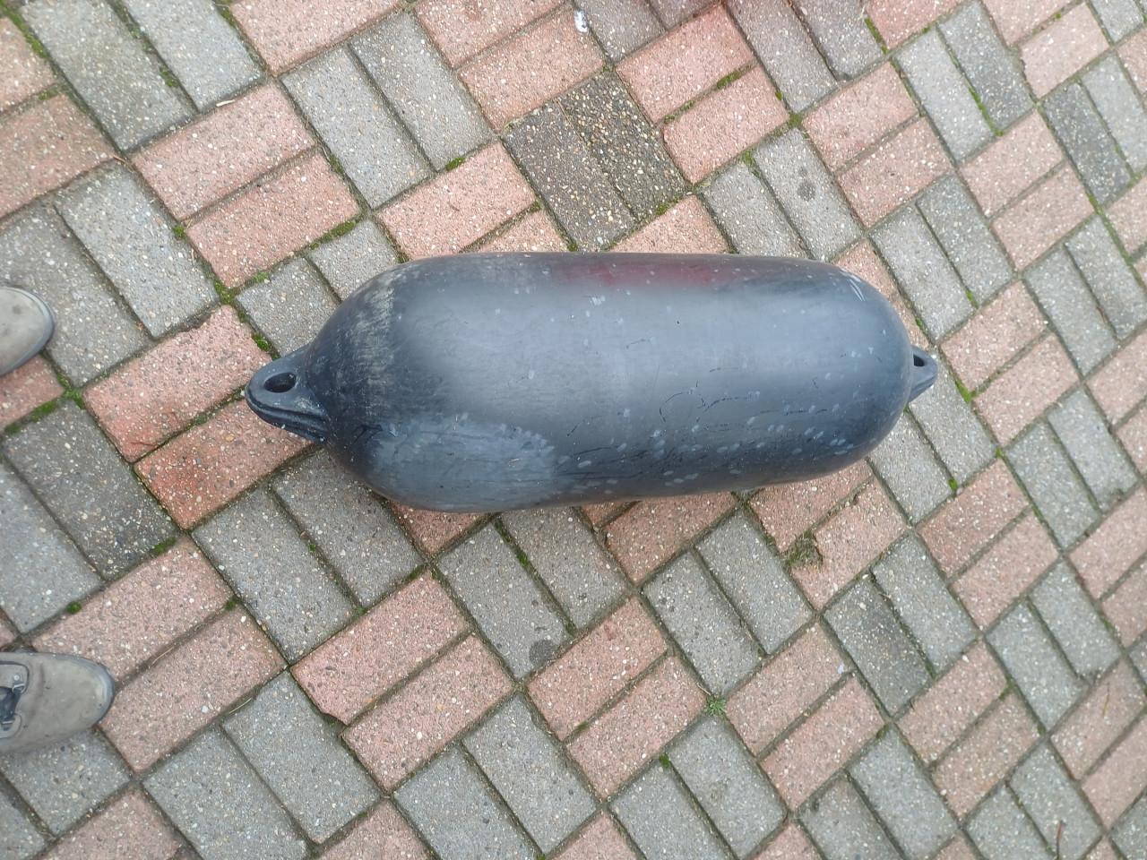 Fenders antennebeugel luikje