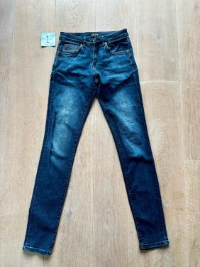 Cars jeans spijkerbroeken maat 29/34 z.g.a.n. € 15 per stuk