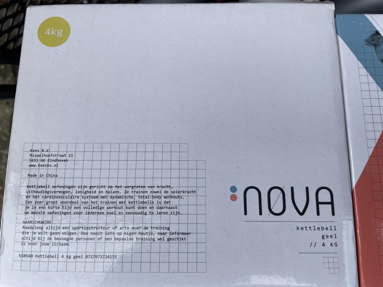 2x Splinternieuwe KETTLE BELL a 4KG in Zilverkleur!!