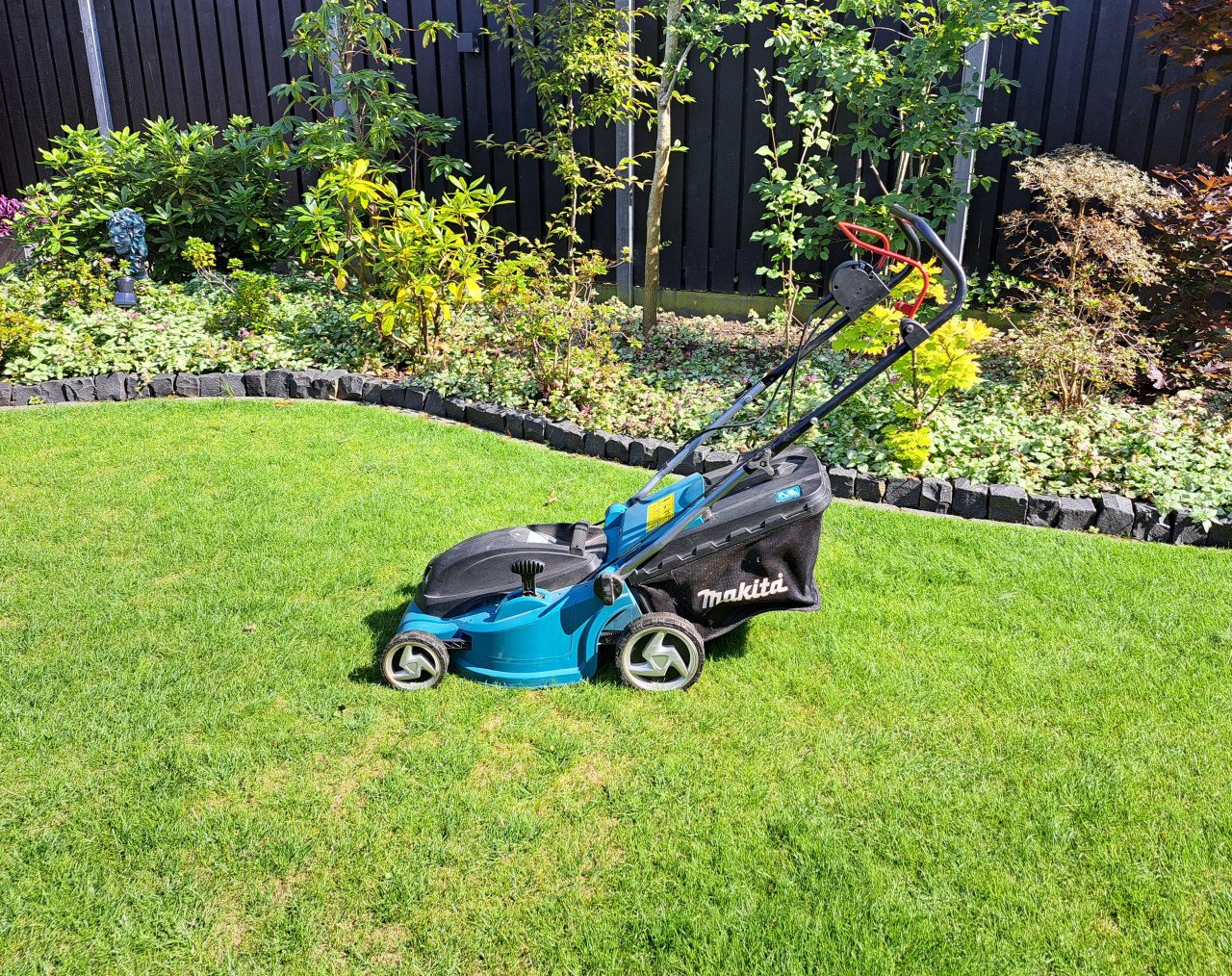 Grasmaaier Makita ELM 3800 230 V 38 cm