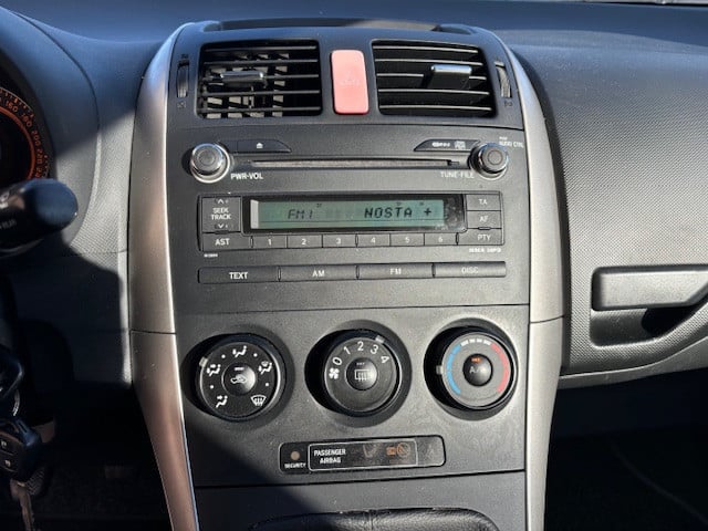 Toyota Auris 1.6-16v Terra