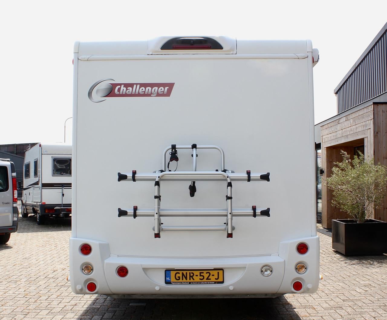 Challenger 288EB (Queensbed+Hefbed, 28000KM!!, ALS NIEUW!!)