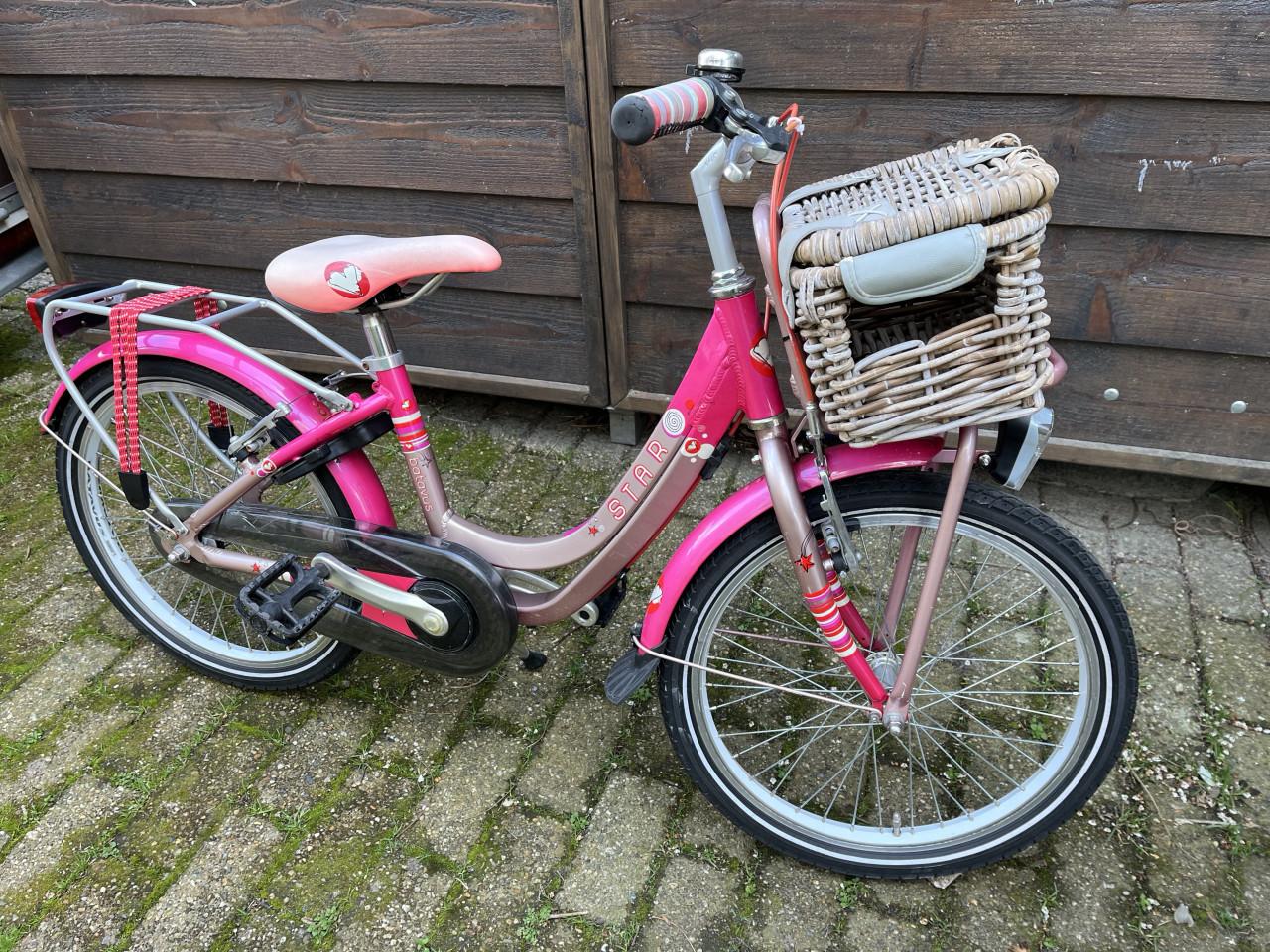 Meisjesfiets 20 inch. Heel netjes en in orde. Lees advertentie.