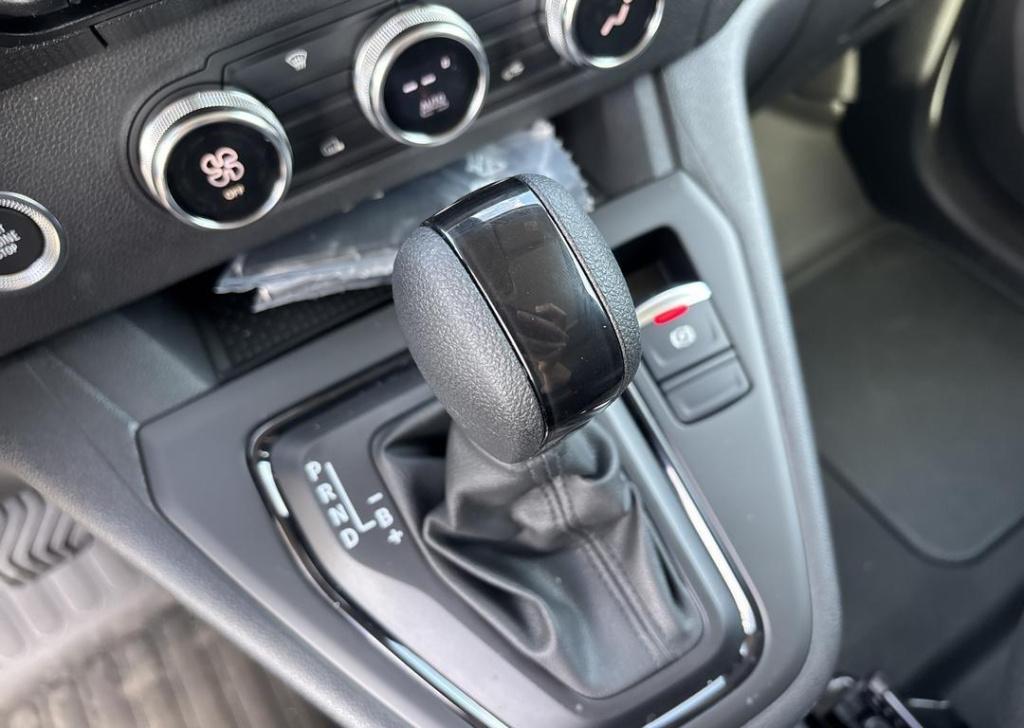 Renault Kangoo e-tech extra l1 44 kwh - rear view assist