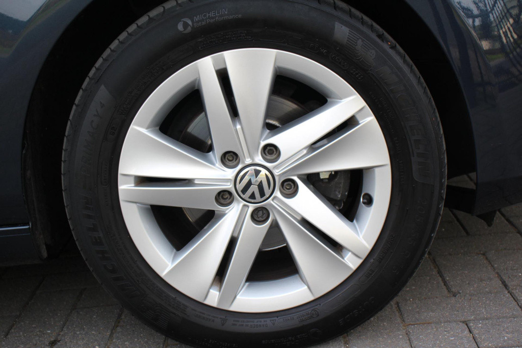 Volkswagen Golf 1.2 tsi match - half leder - nieuwe distr ketting - stoelve