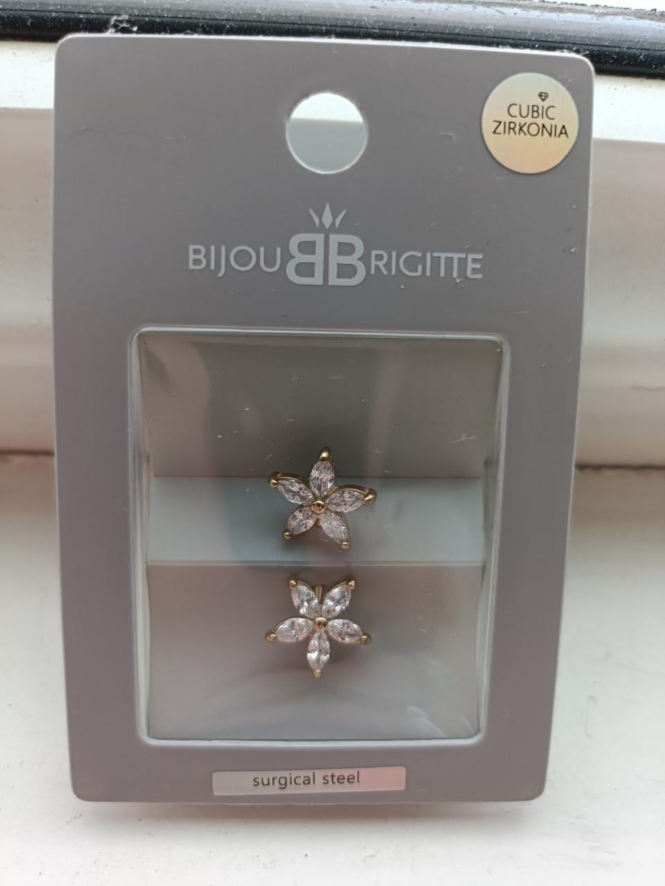 Mooie navelpiercing