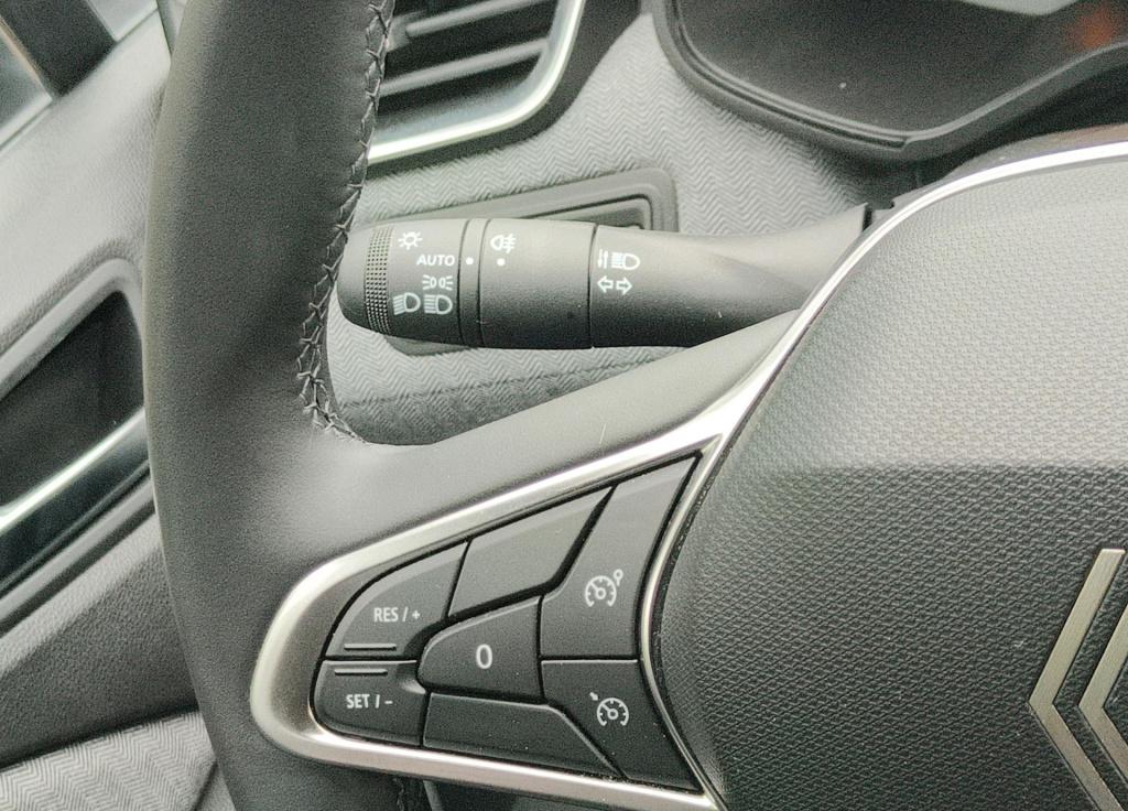Renault Clio 1.6 e-tech full hybrid 145 techno