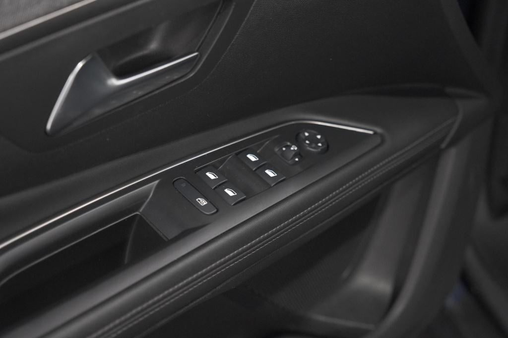 Peugeot 5008 puretech 130 eat8 crossway | trekhaak | camera | navigatie | a