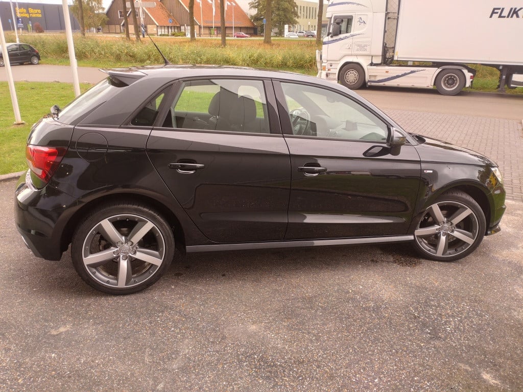 Audi A1 Sportback 1.0 tfsi adrenalin