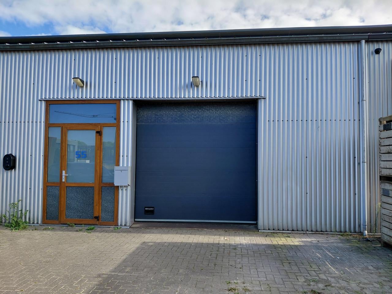 Te huur   Prachtige opslag ruimte 260m2 , de Zompe 55, Serooskerke