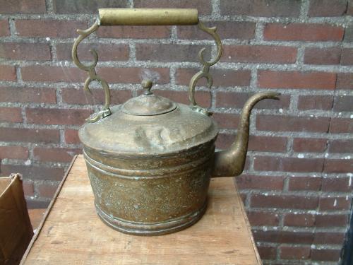 Koperen oude water ketel -echt een oud ding  ook handgemaakt