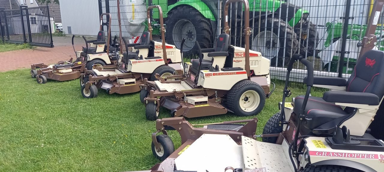 Grasshopper 325d-52 zij lossend/mulch