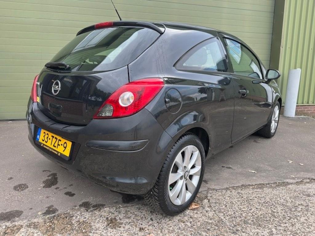 Opel Corsa 1.2-16v anniversary edition