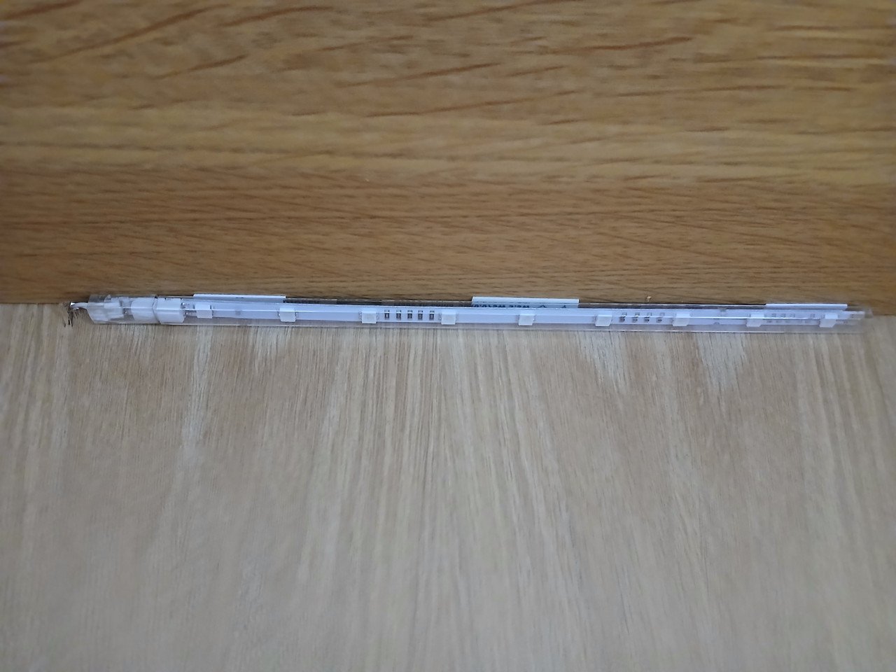 Kast met 2 laden en 2 deuren