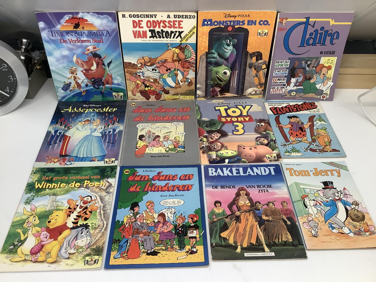 Stapel van ca 60 stripboeken, alles in 1 koop op te halen voor €50,00