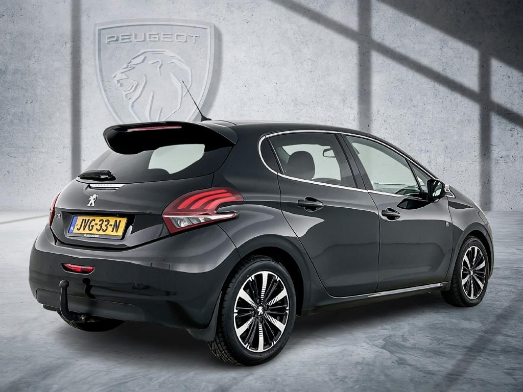 Peugeot 208 110pk tech edition | rijklaar | trekhaak | camera achter | navi