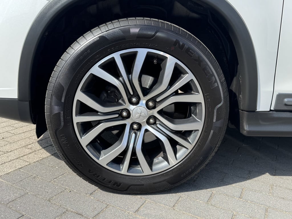 Mitsubishi Asx 1.6 cleartec intense | navigatie | trekhaak | airco | achter