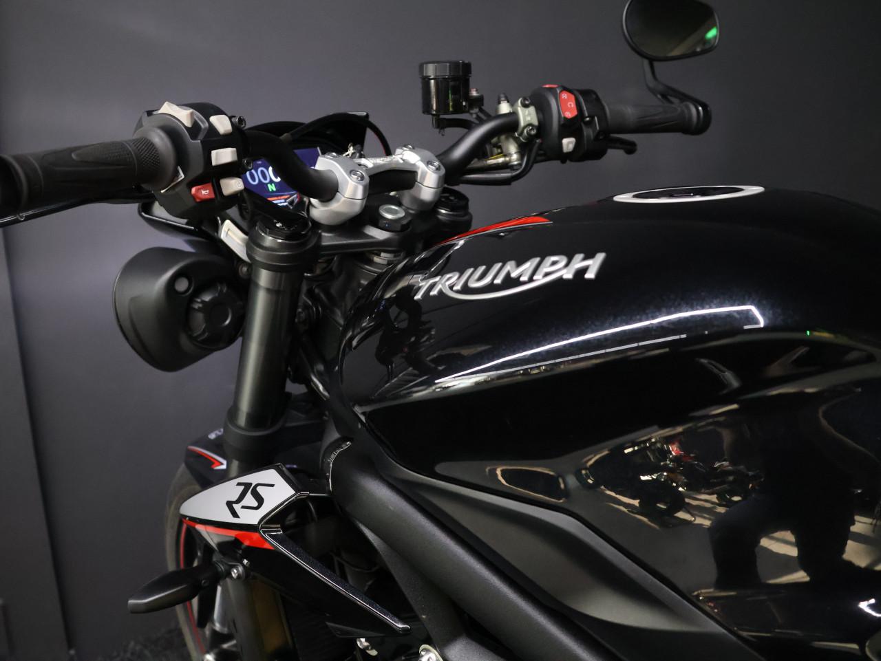 STREET TRIPLE RS | Phantom Black