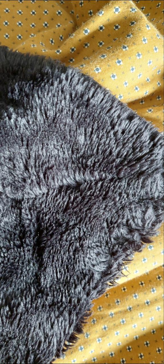 Zwarte fluffy fleecedeken 1.60x1.20 cm