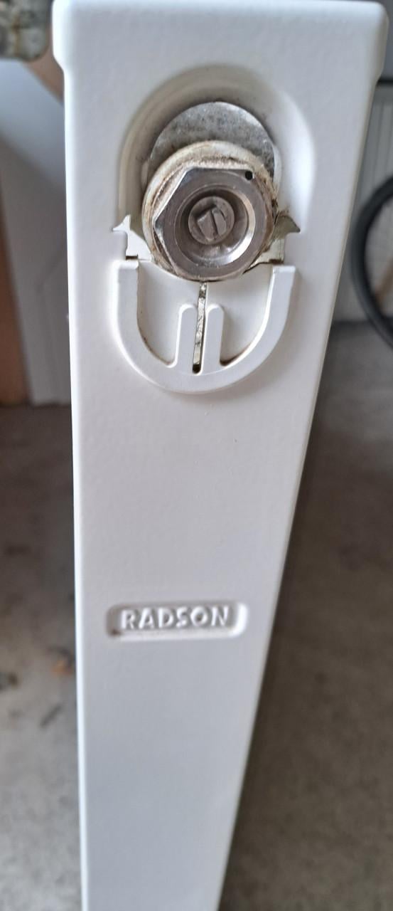 RADSON RADIATOR 75 X 76 H incl ophangbeugels