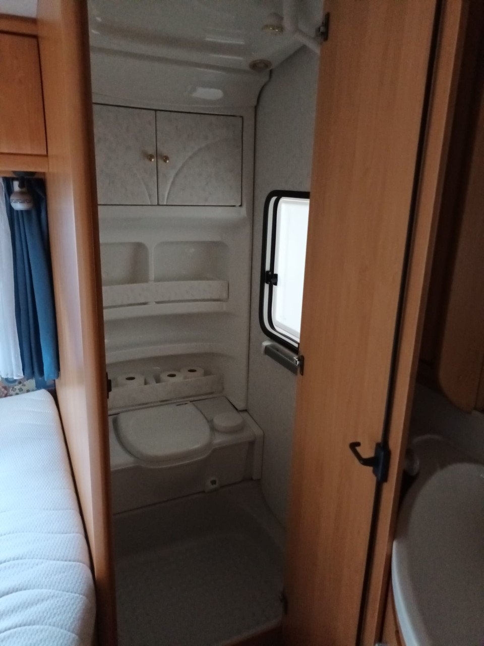 Caravan hobby 460