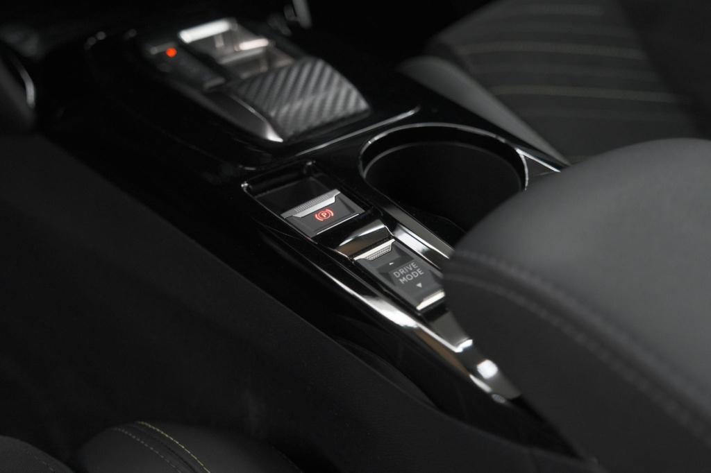 Peugeot 2008 puretech 130 eat8 gt | 360 camera | adaptieve cruise control |