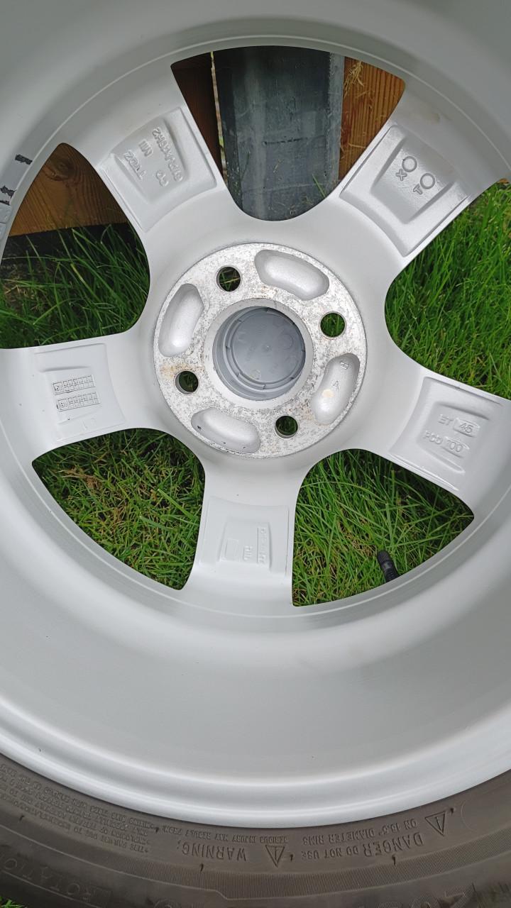 Winterbanden set 16 inch in perfecte staat op lichtmetalen velgen