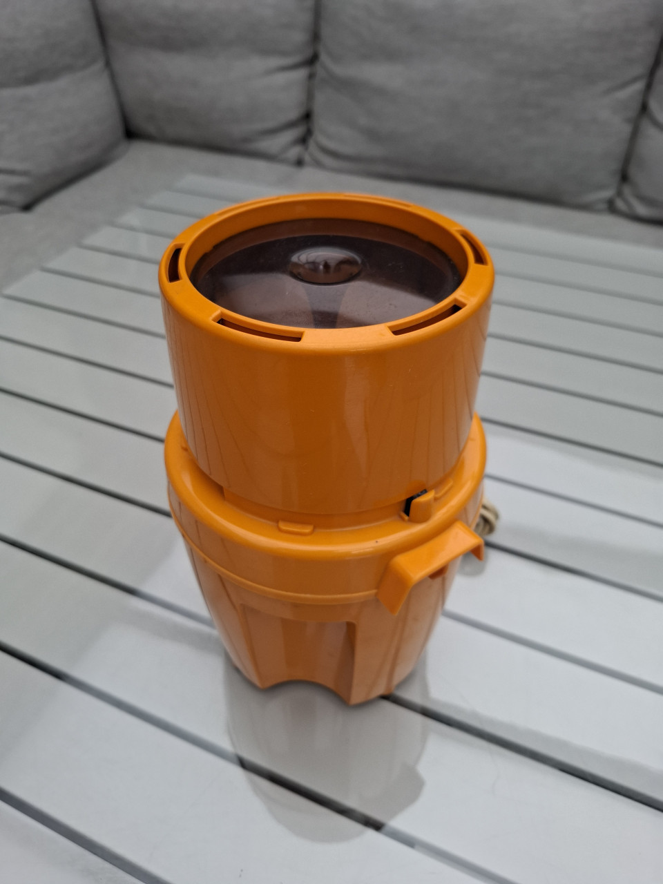 Moulinex vintage oranje Moulinette type 320 hakrobot