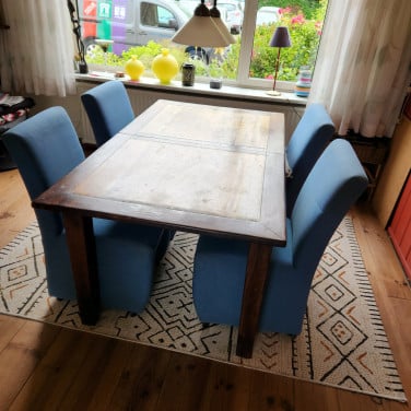 Koloniale 6 persoons uitschuifbare Eettafel t/m 8 personen met 4 stoelen