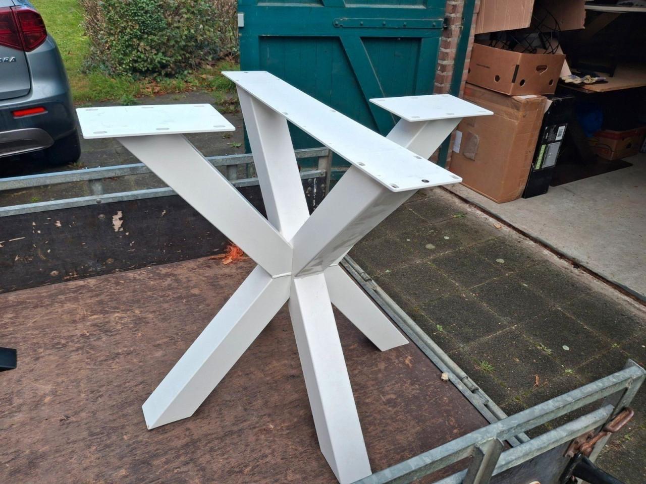 Onderstellen eetkamertafels Nieuw