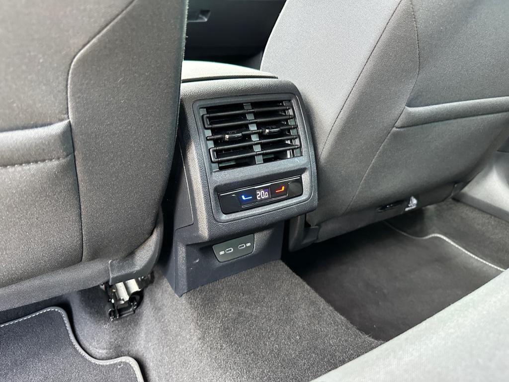Volkswagen Golf variant 1.5 etsi dsg life | trekhaak | navi | adap. cruise 