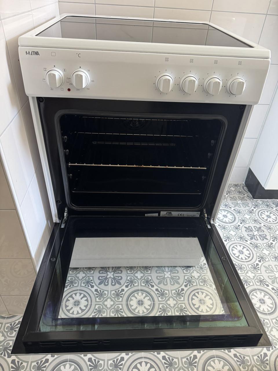 ETNA Inductie Fornuis + Oven (FIV560 Wit) – 2-Fase – topstaat!