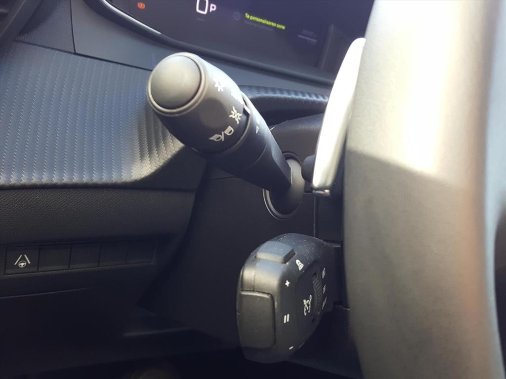 Peugeot 208 allure 1.2 mild-hybride 100pk automaat (e-dcs6) navigatie met a