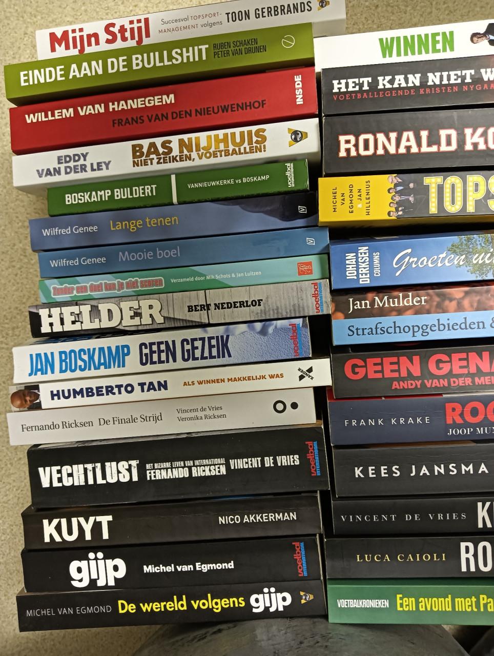 Boeken /voetbal /sport /autobiografie/62 stuks