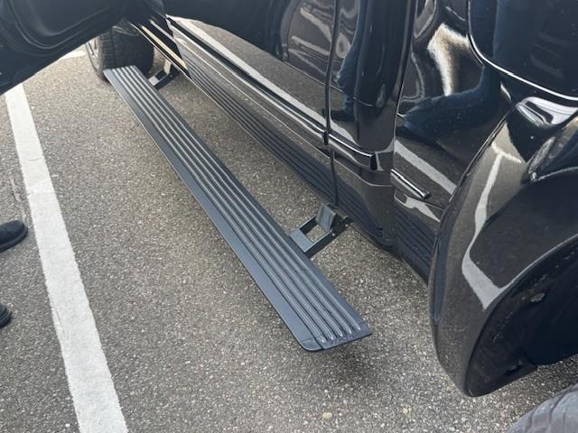 Ram 1500 4 x 4 l crew cab limited 10th anniversary l lpg l panoramadak l he