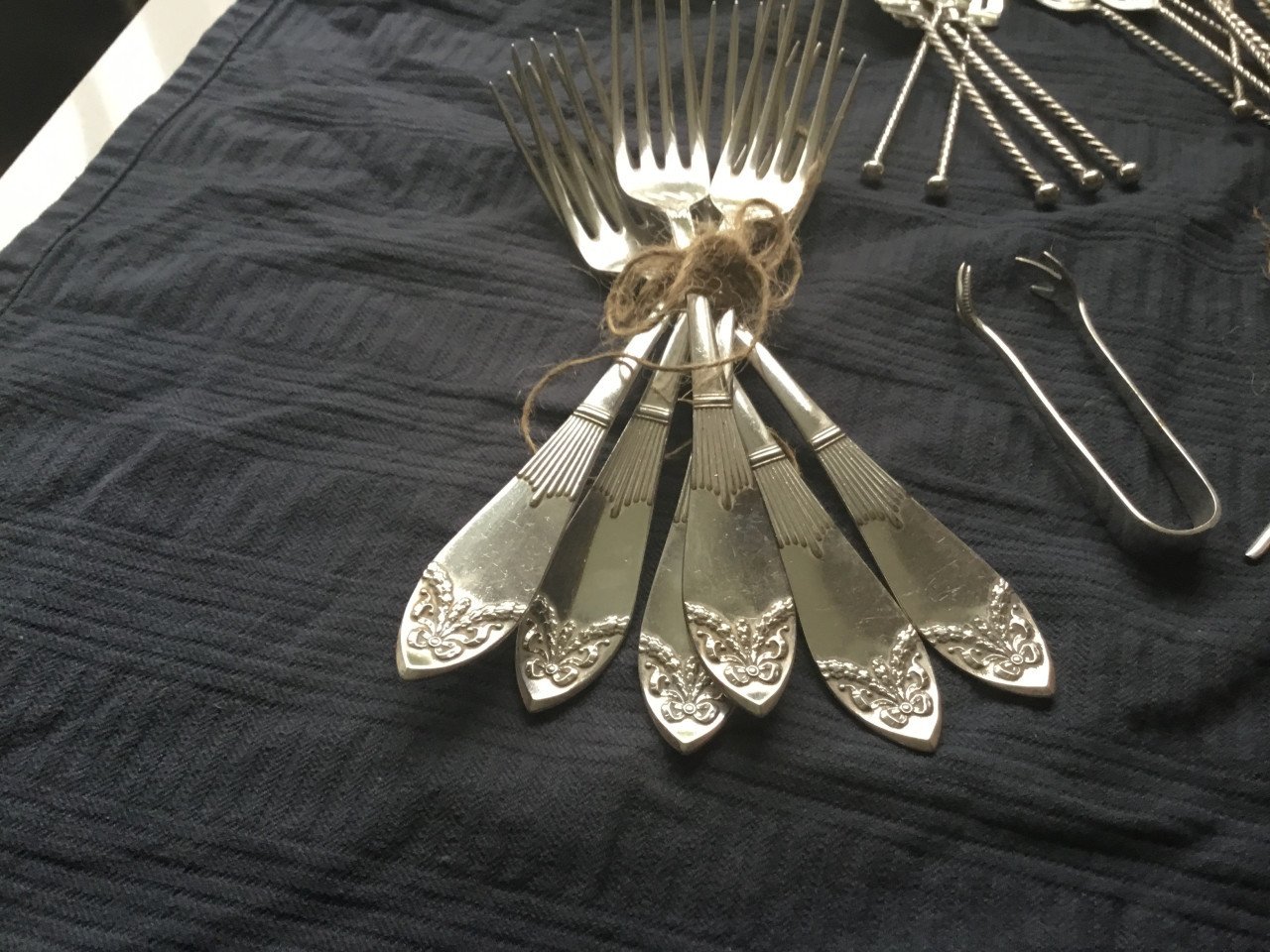 Bestek, kannetje/ lepels,/ vorken. ( brocante)