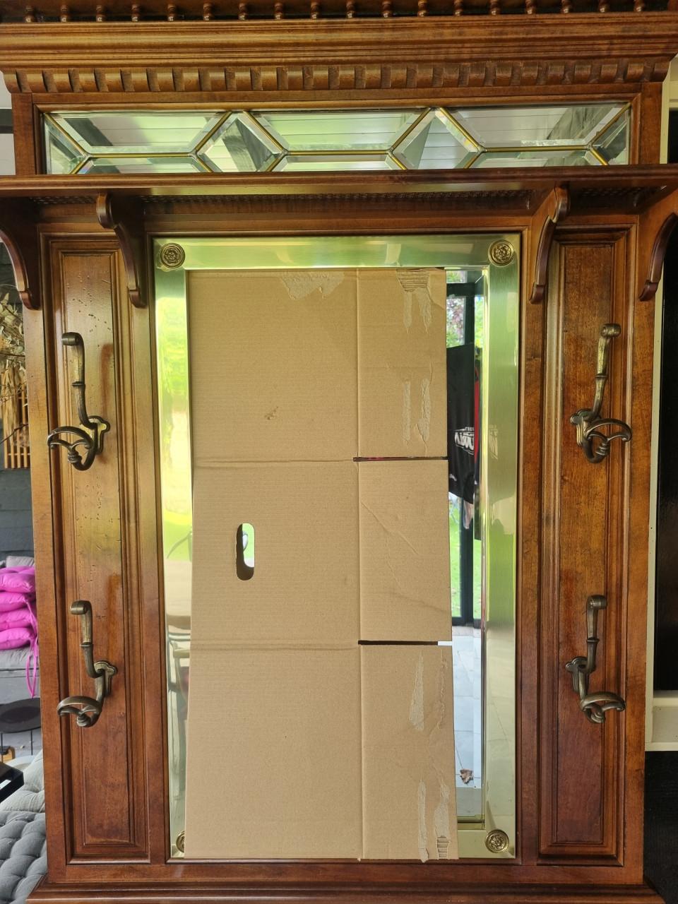 Halmeubel met kapstok