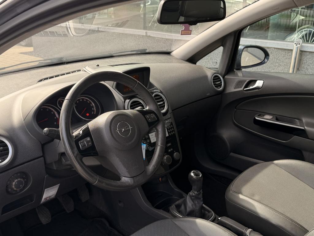 Opel Corsa 1.4-16v cosmo | radio | climate control | half leder |