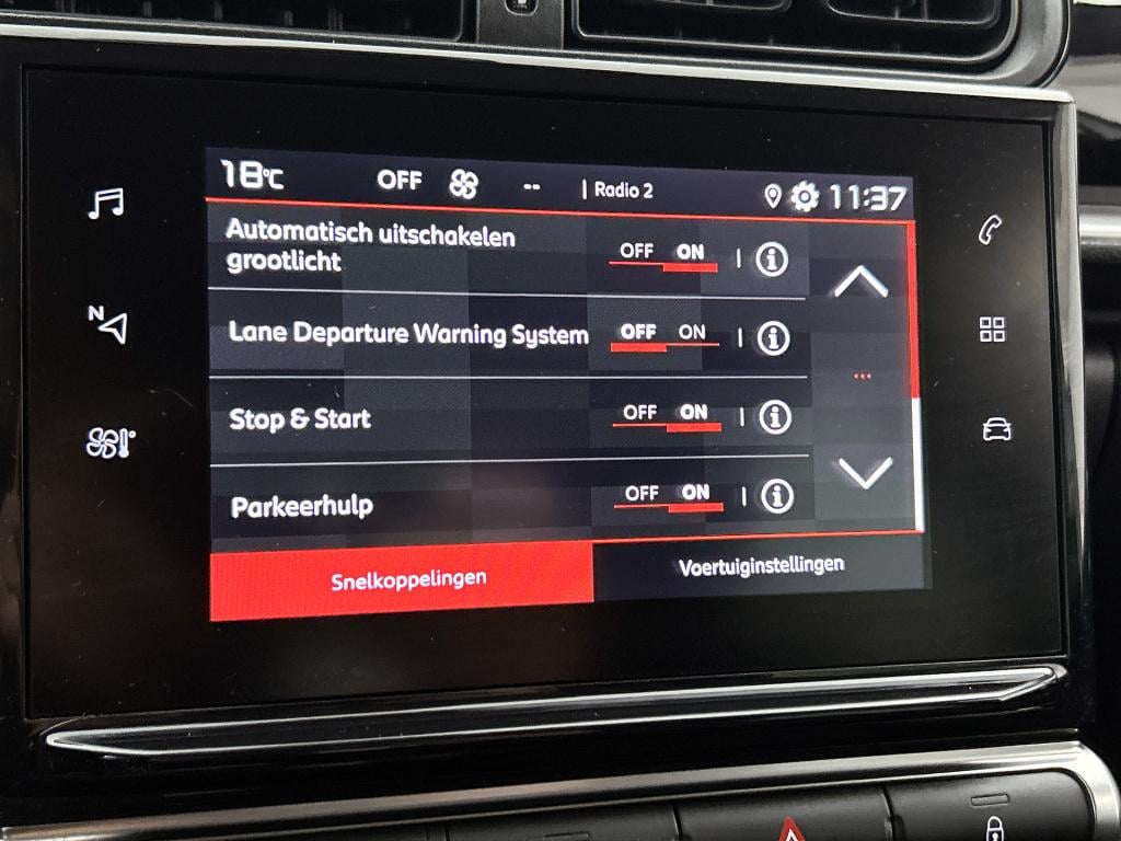 Citroen C3 82 pk shine | rijklaar | trekhaak | stoelverwarming | apple carp
