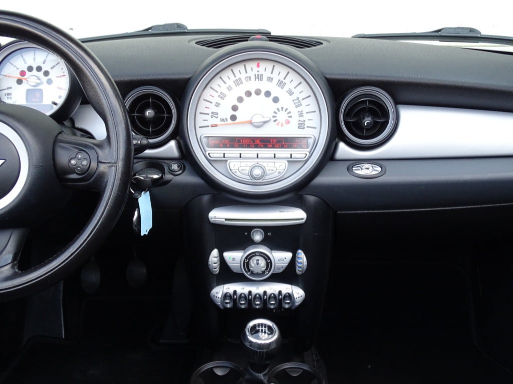 Mini Cooper Cabrio mini 1.6 pepper | airco | cruise | stoelverwarming | 17"