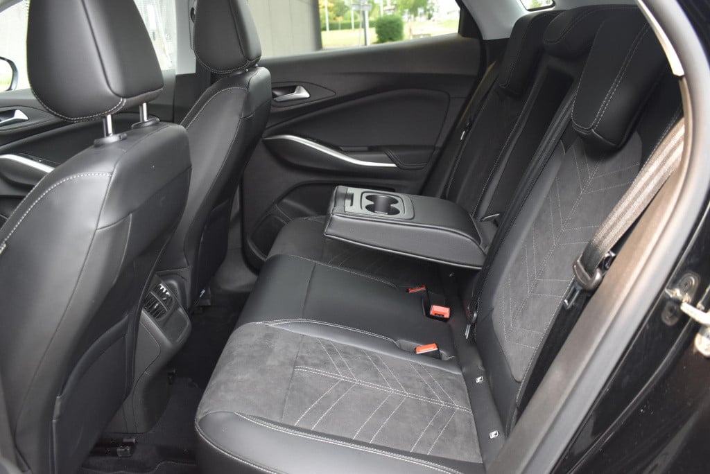 Opel Grandland 1.6 turbo plug-in hybrid gs 225pk | navi | camera | elektr. 